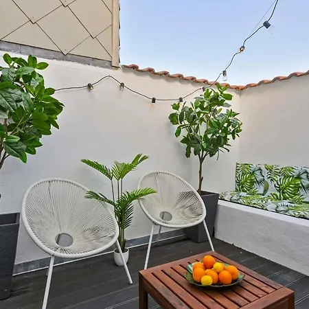 Heavenly With Cosy Patio At 10 Min From The Beach